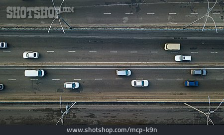 
                Straßenverkehr, Kiew                   