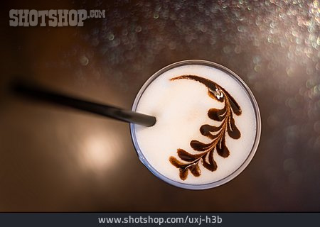 
                Milchkaffee, Cappuccino, Mokka, Heiße Schokolade                   