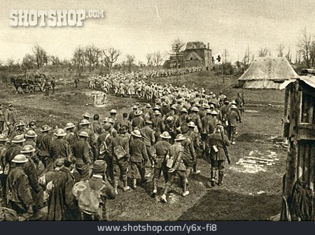 
                Erster Weltkrieg, Römerstraße, Kriegsgefangene, Foucaucourt-en-santerre                   