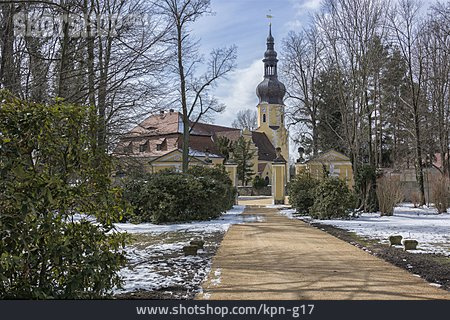 
                Kirche, Neschwitz                   