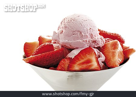 
                Dessert, Erdbeeren, Erdbeereis                   