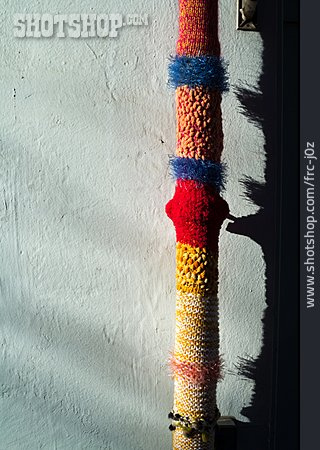 
                Streetart, Guerilla Knitting                   