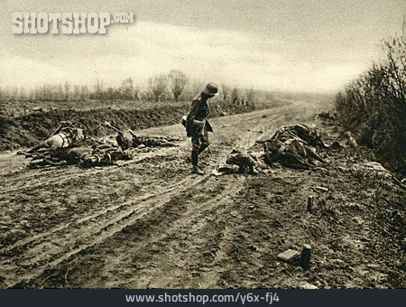 
                Erster Weltkrieg, Schlachtfeld, Bewegungskrieg                   