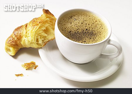 
                Croissant, Filterkaffee                   