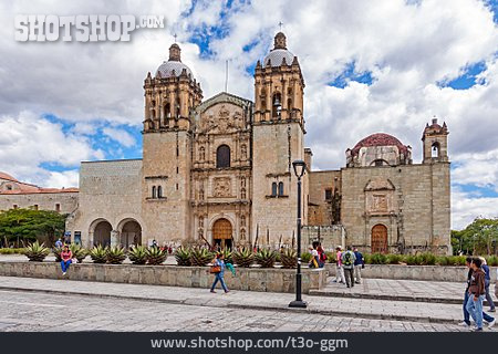 
                Oaxaca, Santo Domingo De Guzmán                   