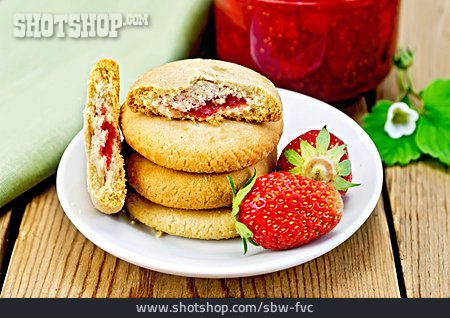 
                Plätzchen, Keks, Erdbeermarmelade                   