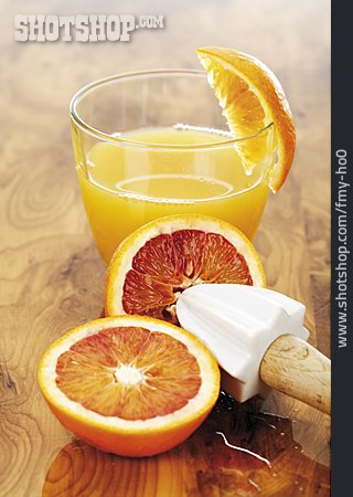 
                Fruchtsaft, Orangensaft, Zitruspresse, Blutorange, Saftglas                   