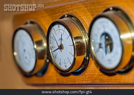 
                Nautik, Hygrometer, Chronograph, Barometer                   