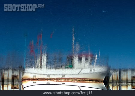
                Fischerboot, Spiegelbild                   