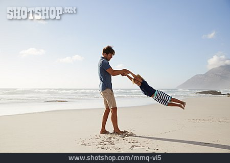 
                Vater, Sohn, Strandurlaub, Sich Drehen                   