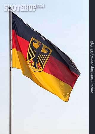 
                Bundesadler, Deutschlandflagge                   