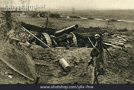 
                Erster Weltkrieg, Britische Batteriestellung, Kampfgelände                   