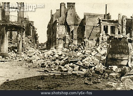 
                Trümmer, Erster Weltkrieg, Soissons                   