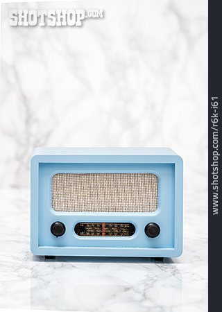 
                Radio                   
