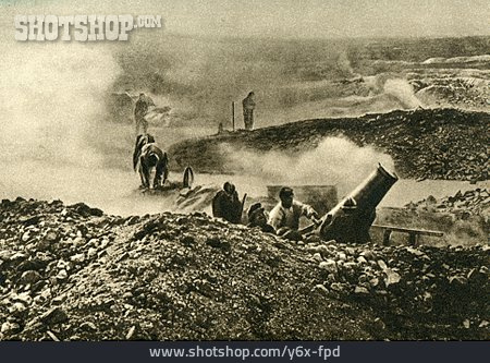 
                Erster Weltkrieg, Schlachtfeld, 22-cm-mörser                   
