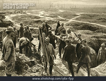 
                Erster Weltkrieg, Französische Soldaten, Verwundete                   