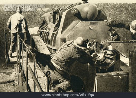 
                Erster Weltkrieg, Eisenbahngeschütz, Französische Artillerie                   