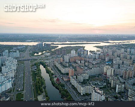 
                Kiew, Pozniaky                   