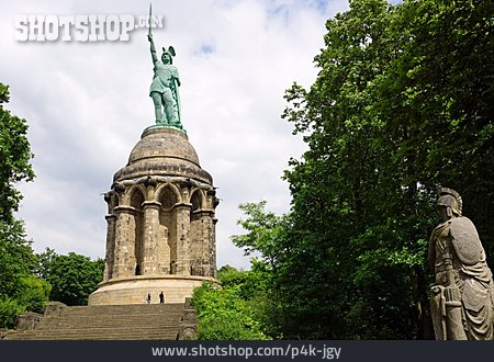 
                Hermannsdenkmal, Kolossalstatue                   