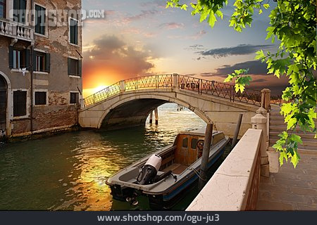 
                Sonnenuntergang, Brücke, Venedig                   
