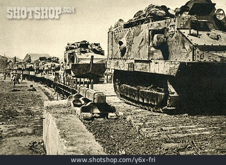 
                Erster Weltkrieg, Französischer Panzer                   