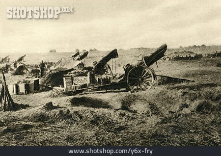 
                Erster Weltkrieg, Soissons, Feldkanone                   