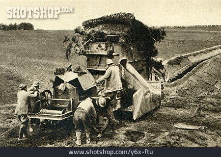 
                Erster Weltkrieg, Schützengrabenbagger                   