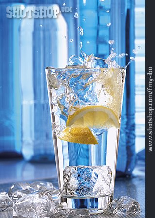 
                Stilles Wasser, Erfrischungsgetränk                   