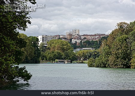 
                Lyon, Parc De La Tête D’or                   