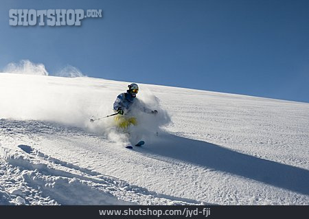 
                Wintersport, Skifahrer, Abfahrt                   