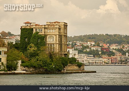 
                Bosporus, Istanbul, Karaköy                   