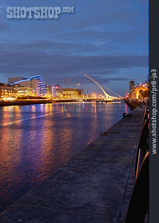 
                Dublin, Samuel Beckett Bridge                   