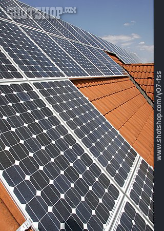 
                Solarzellen, Photovoltaikanlage, Solardach                   