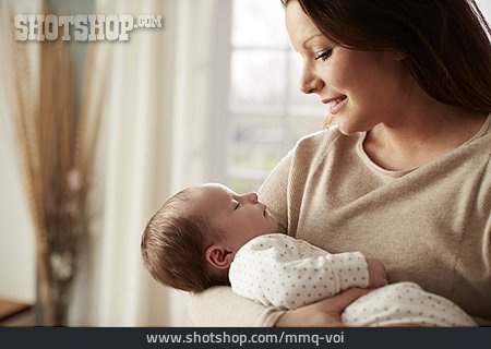 
                Säugling, Zuneigung, Geborgenheit, Mutterliebe, Fürsorge                   