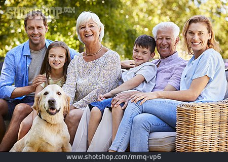 
                Familie, Generationen, Familienportrait                   