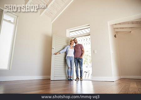 
                Paar, Hauskauf, Neues Zuhause, Wohnungsbesichtigung                   