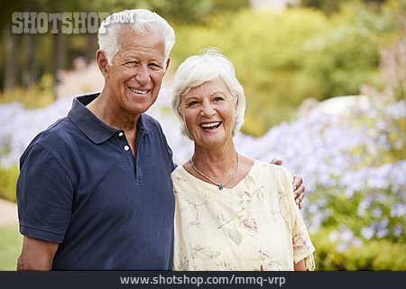 
                Liebe, Verbundenheit, Seniorenpaar                   