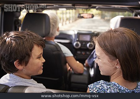 
                Enkel, Autofahrt, Ausflug, Großeltern                   