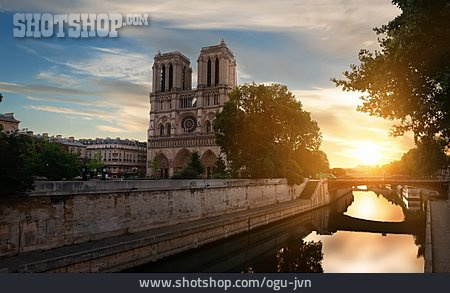 
                Seine, Paris, Notre-dame                   