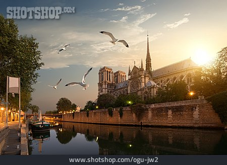 
                Sonnenuntergang, Paris, Notre-dame                   