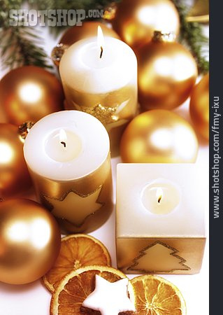 
                Golden, Weihnachtszeit, Kerzenlicht                   