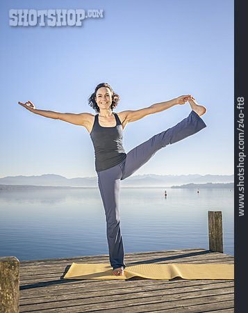 
                Körperspannung, Yoga, Gleichgewicht, Yogaübung                   