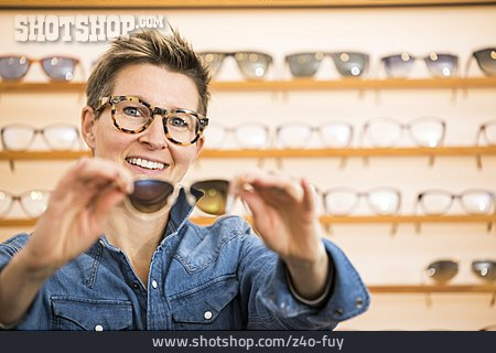 
                Beratung, Brillengeschäft, Optikerin                   