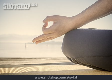 
                Meditation, Handhaltung, Gyan Mudra                   