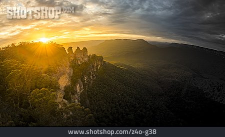 
                New South Wales, Blue Mountains, Three Sisters                   