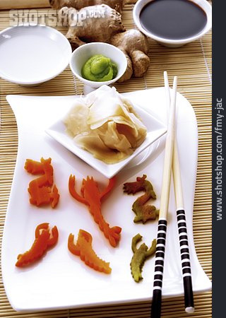 
                Japanische Küche, Gemüseschnitzereien, Food Art                   