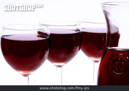 
                Weinkaraffe, Rotweingläser                   