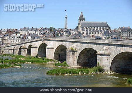 
                Blois, Loirebrücke                   