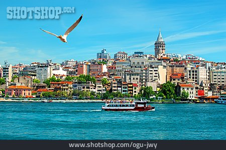 
                Bosporus, Istanbul, Galataturm                   