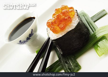 
                Sushi, Chu Maki, Lachsforellenkaviar                   